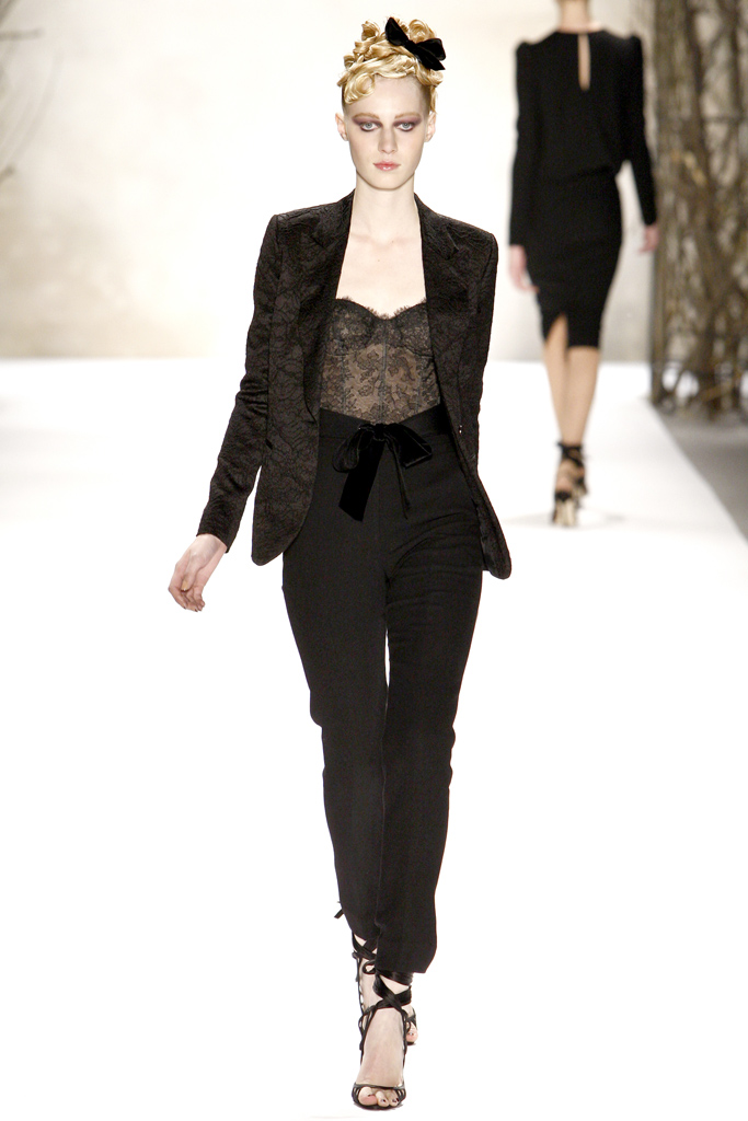 Monique Lhuillier 2011 ﶬ¸ͼƬ