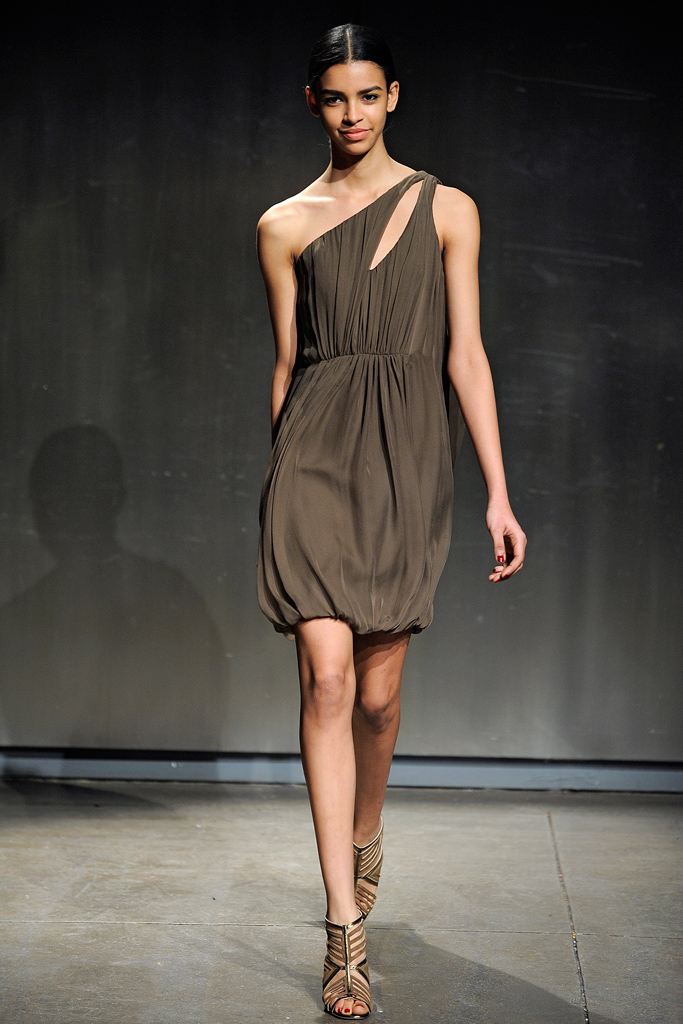 Halston  2011 ﶬ¸ͼƬ