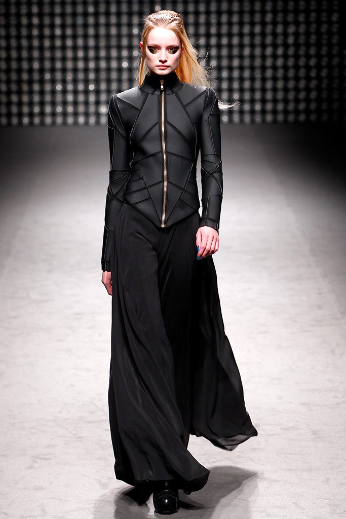 Gareth Pugh 2011ﶬ¸ͼƬ