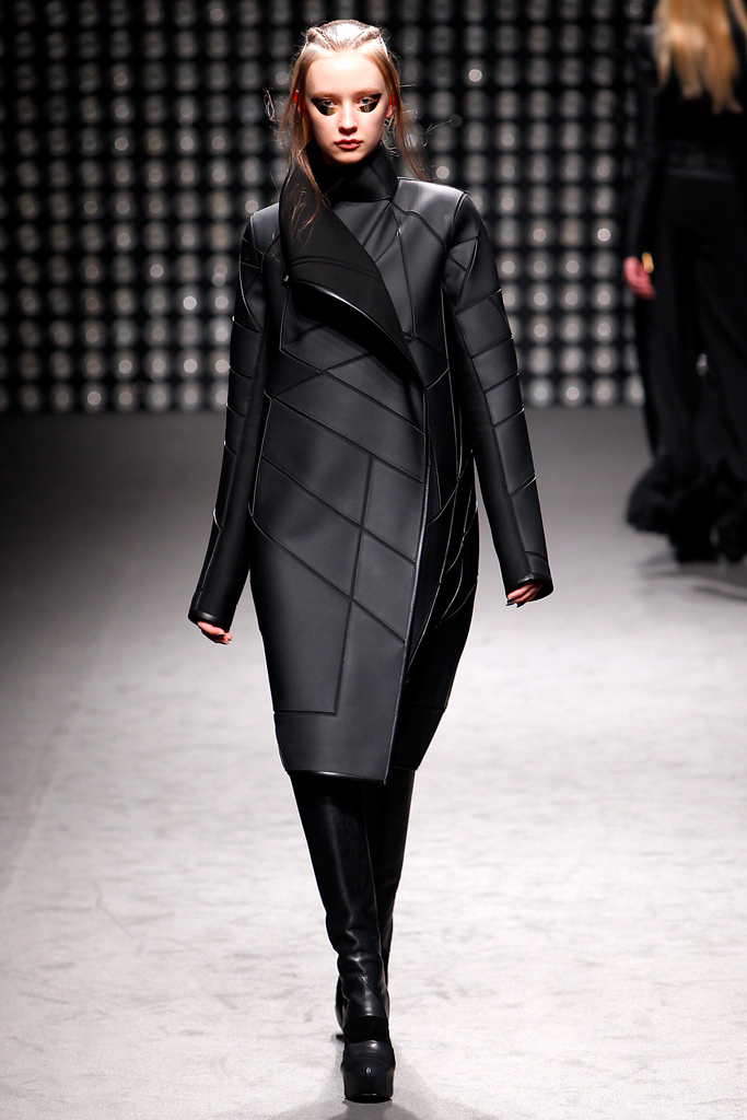 Gareth Pugh 2011ﶬ¸ͼƬ