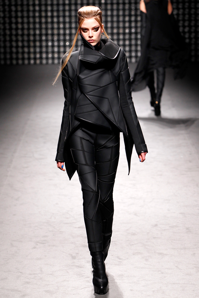 Gareth Pugh 2011ﶬ¸ͼƬ