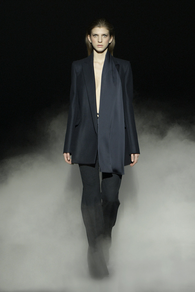 Hussein Chalayan 2011秋冬成衣