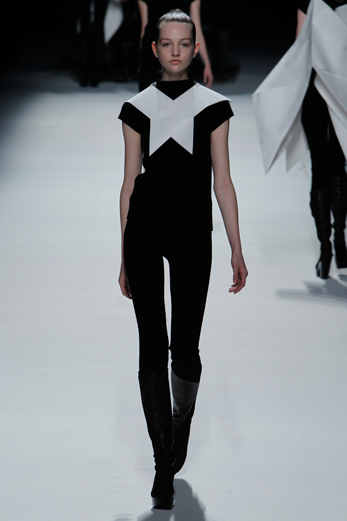 Issey Miyake 2011ﶬ ͼƬ