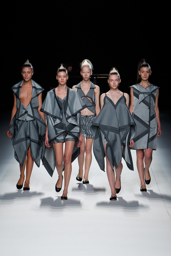 Issey Miyake 2011ﶬ ͼƬ