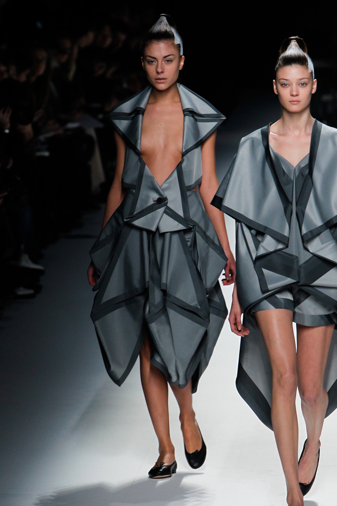 Issey Miyake 2011ﶬ ͼƬ