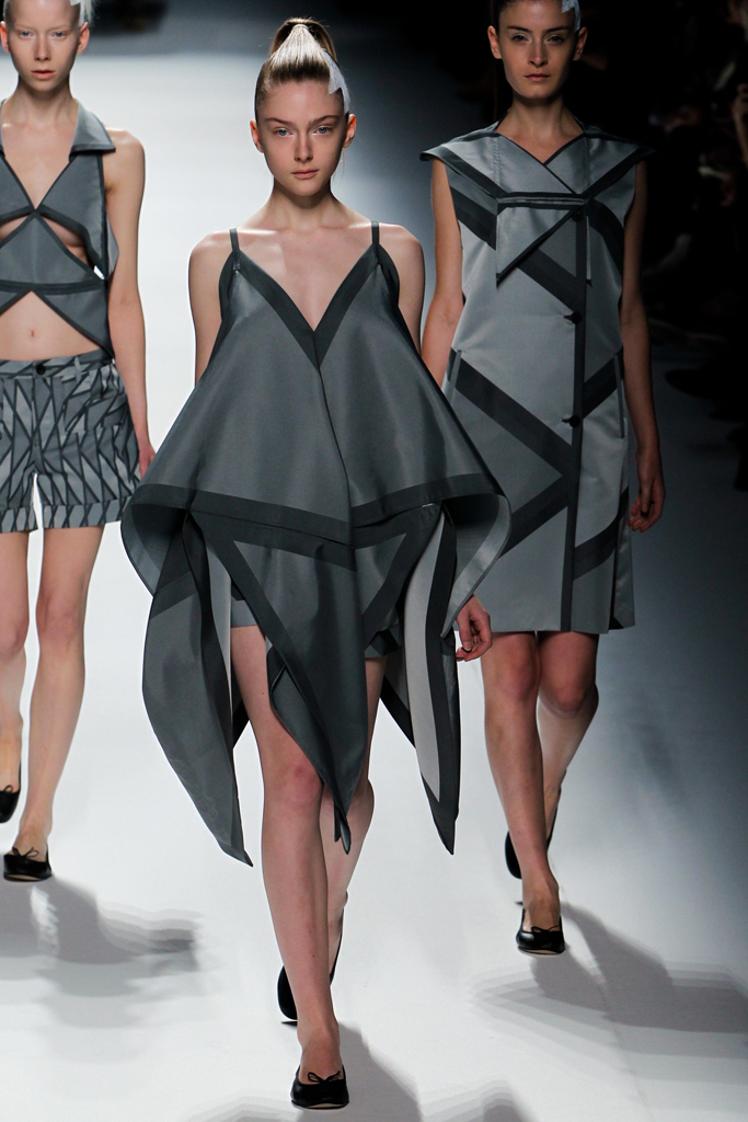 Issey Miyake 2011ﶬ ͼƬ