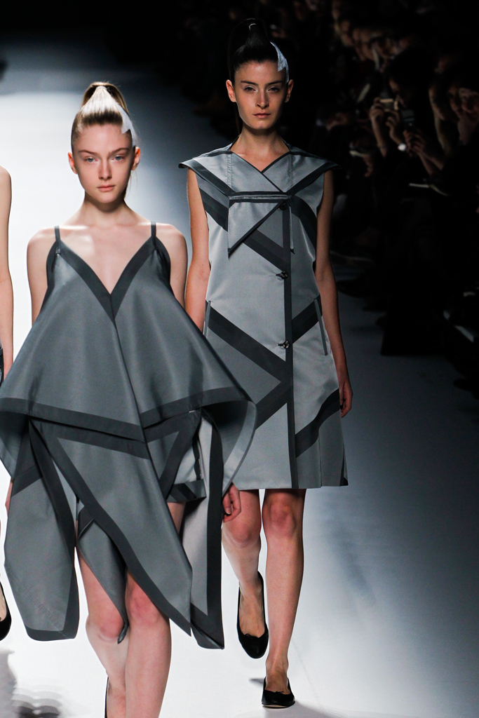 Issey Miyake 2011ﶬ ͼƬ