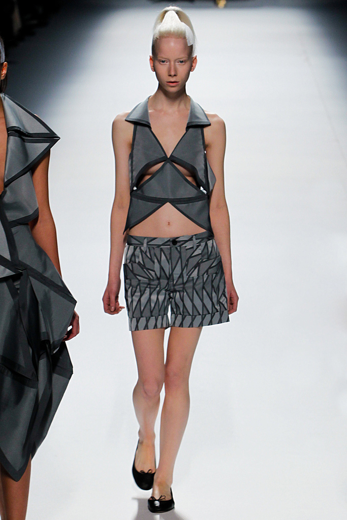 Issey Miyake 2011ﶬ ͼƬ