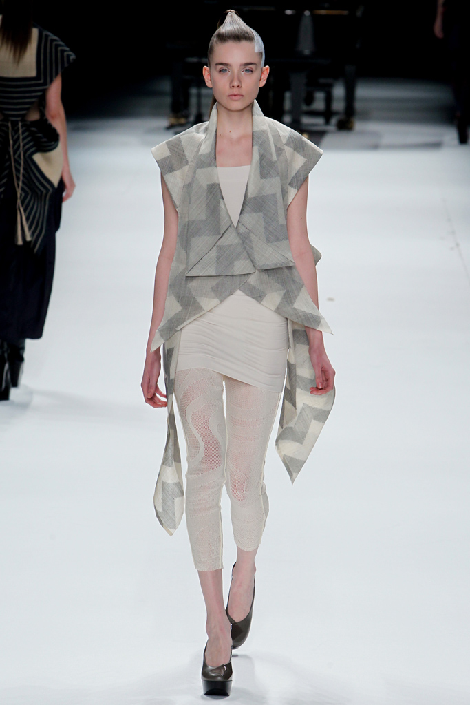 Issey Miyake 2011ﶬ ͼƬ