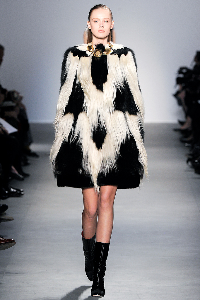 Giambattista Valli 2011ﶬ¸ͼƬ