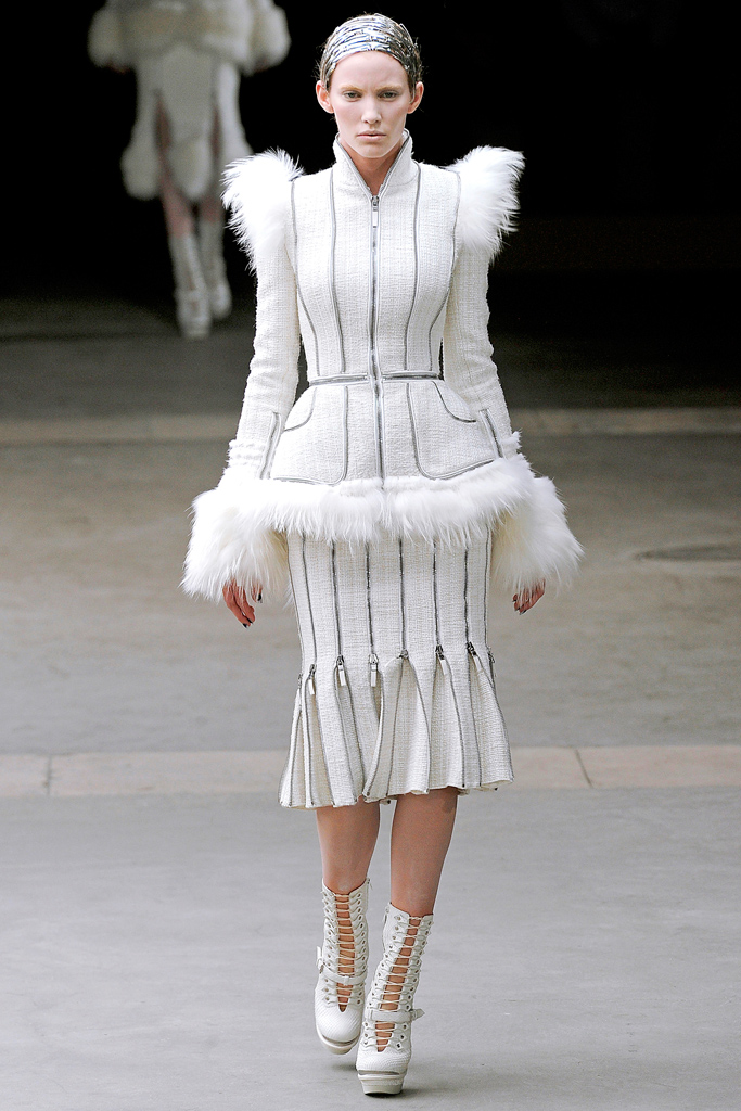 Alexander McQueen 2011ﶬ¸ͼƬ