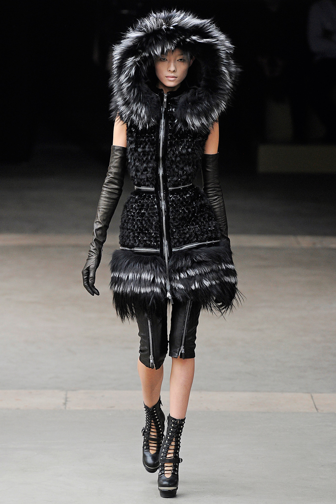 Alexander McQueen 2011ﶬ¸ͼƬ