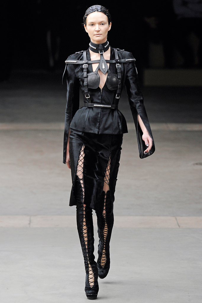 Alexander McQueen 2011ﶬ¸ͼƬ