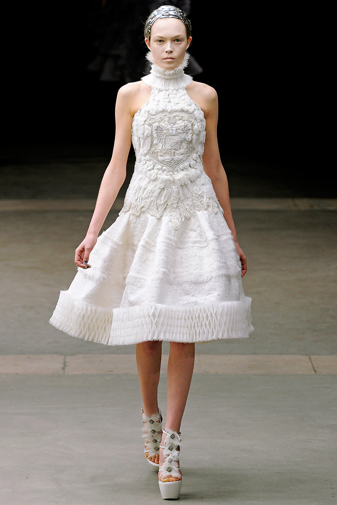 Alexander McQueen 2011ﶬ¸ͼƬ