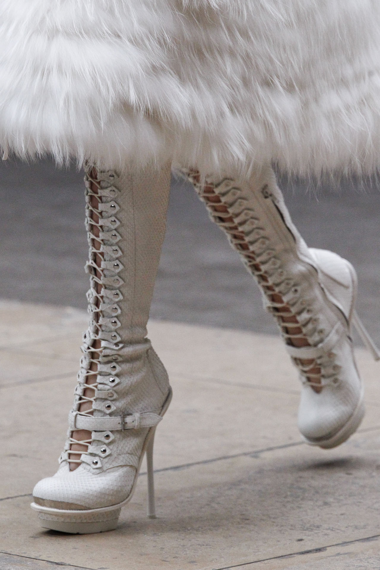 Alexander McQueen 2011ﶬϸڸͼƬ