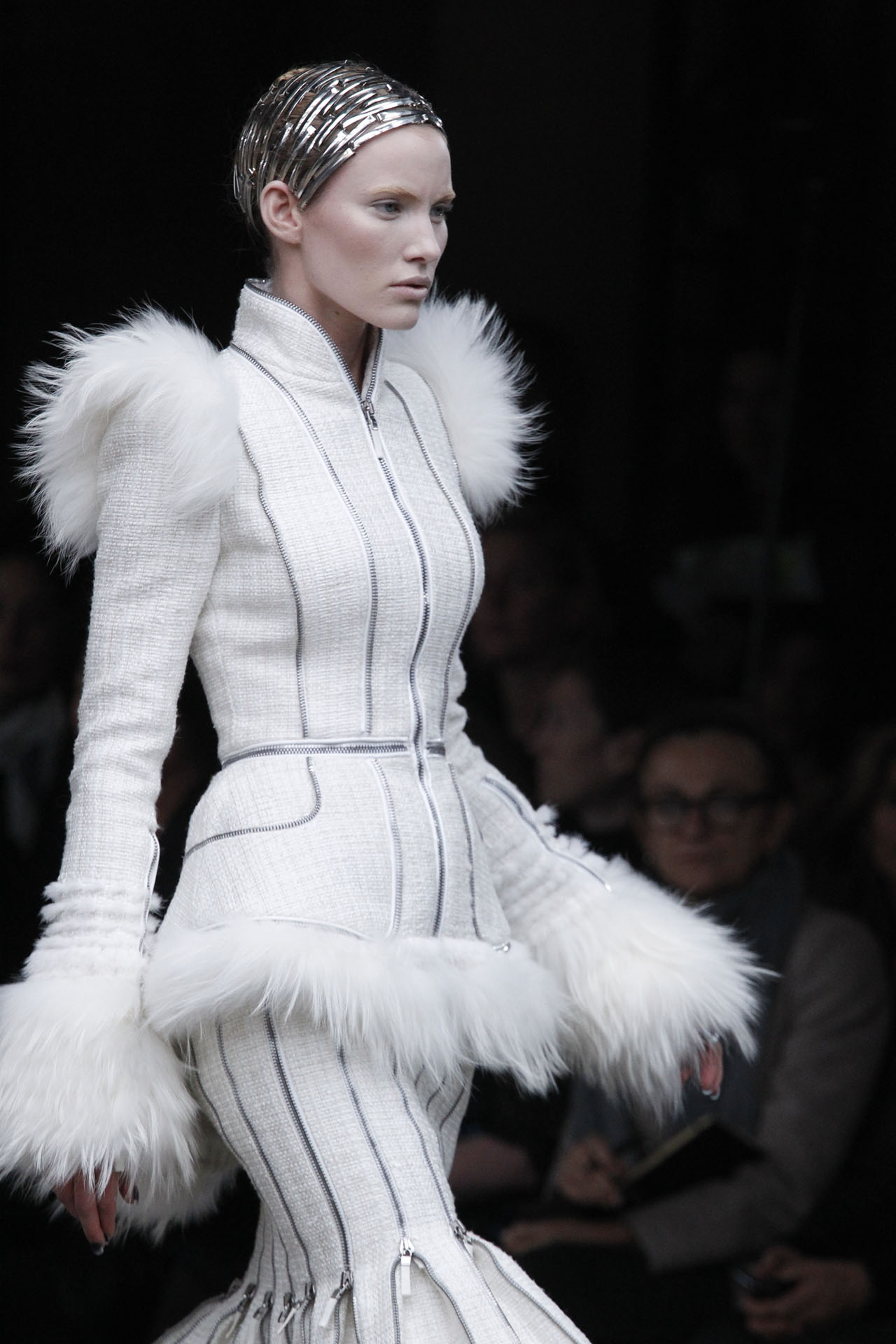 Alexander McQueen 2011ﶬϸڸͼƬ