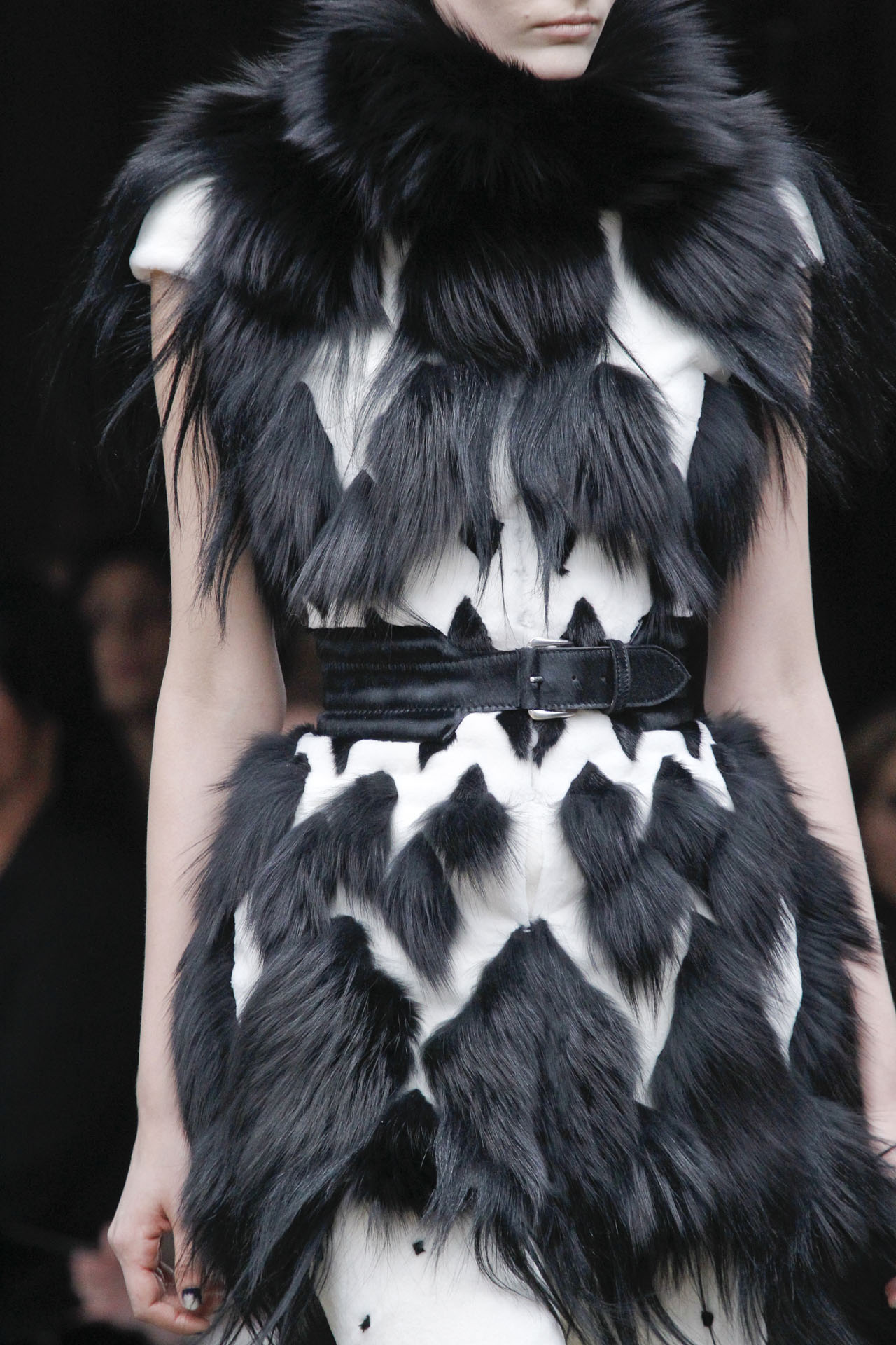 Alexander McQueen 2011ﶬϸڸͼƬ