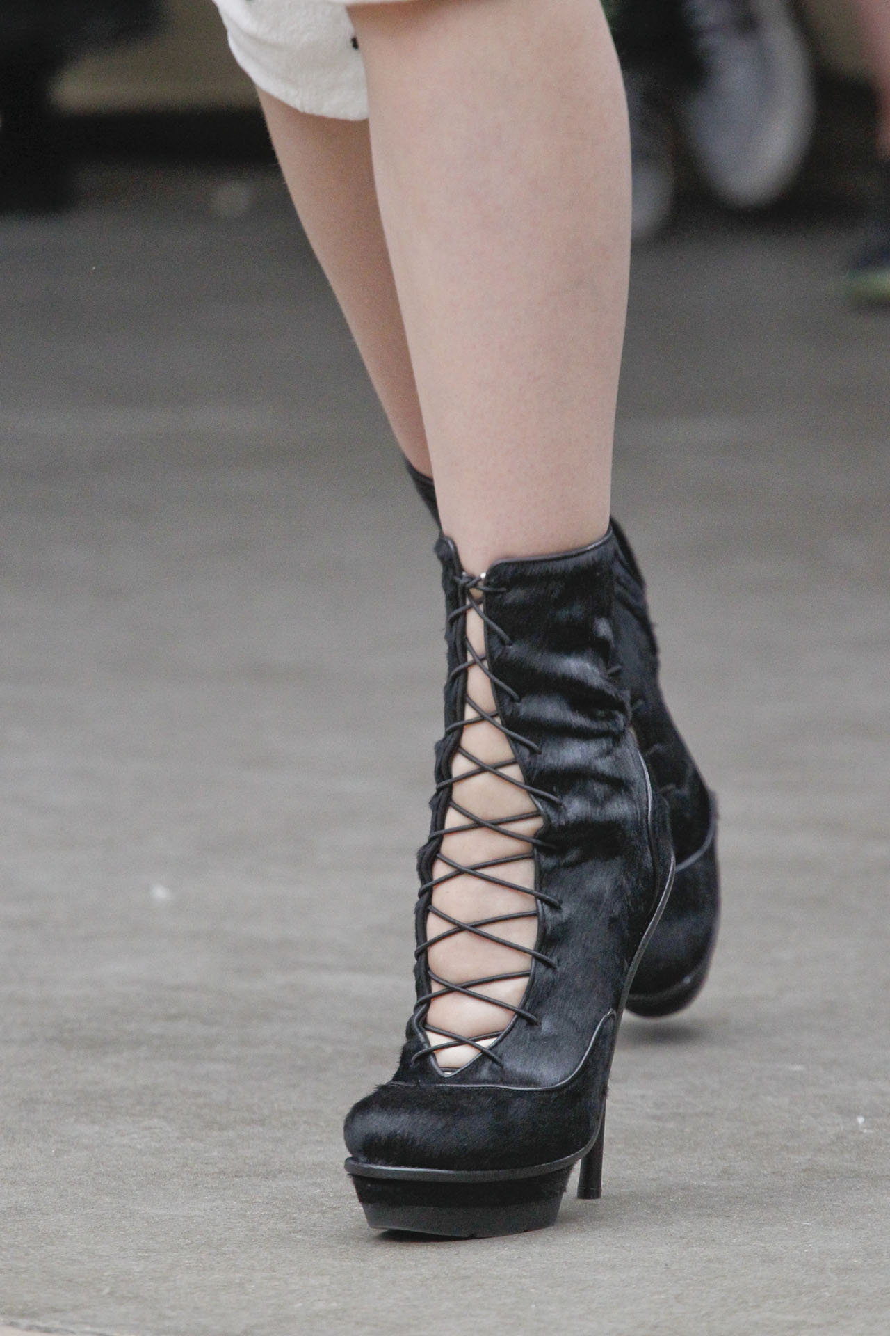 Alexander McQueen 2011ﶬϸڸͼƬ