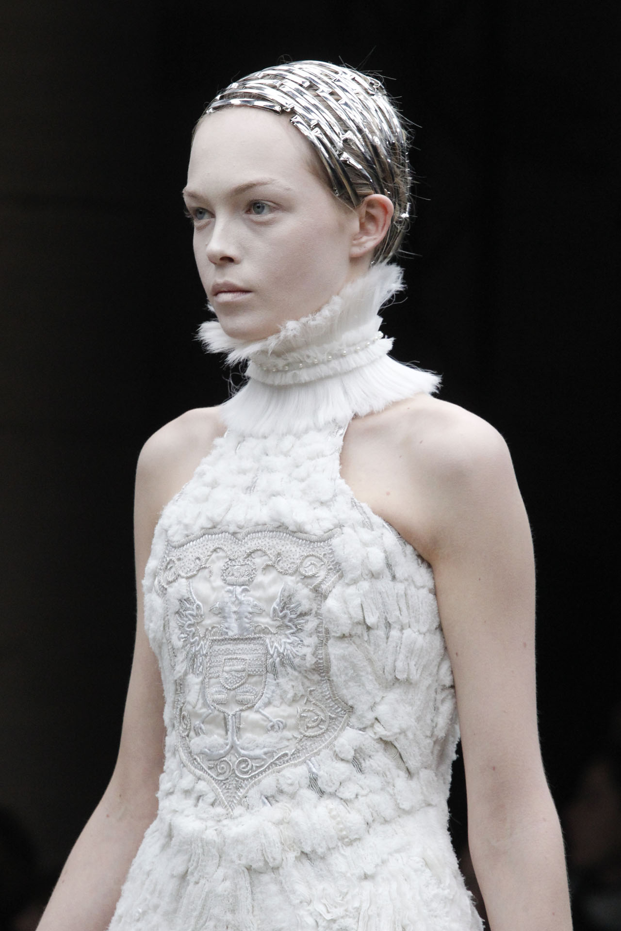 Alexander McQueen 2011ﶬϸڸͼƬ