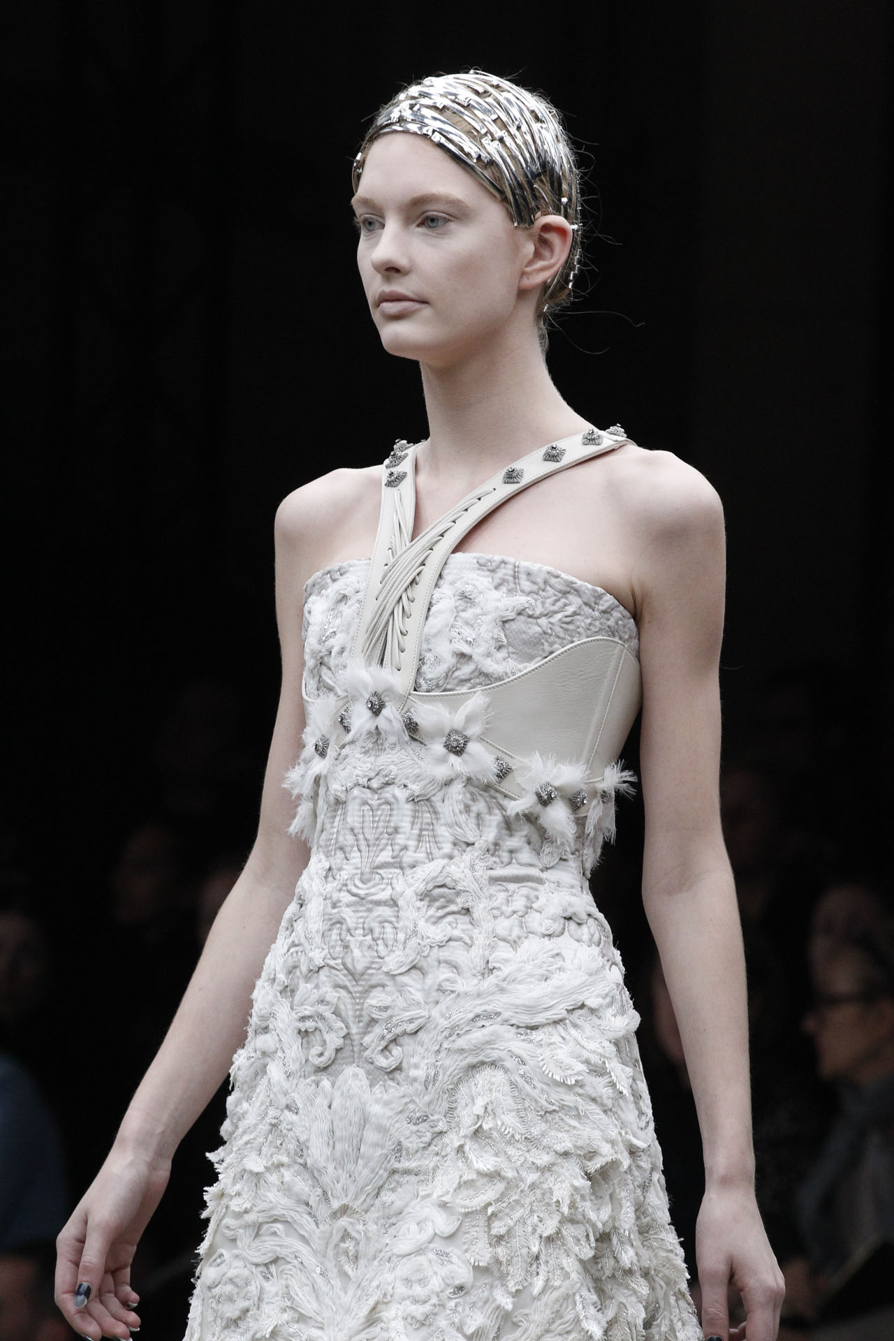 Alexander McQueen 2011ﶬϸڸͼƬ