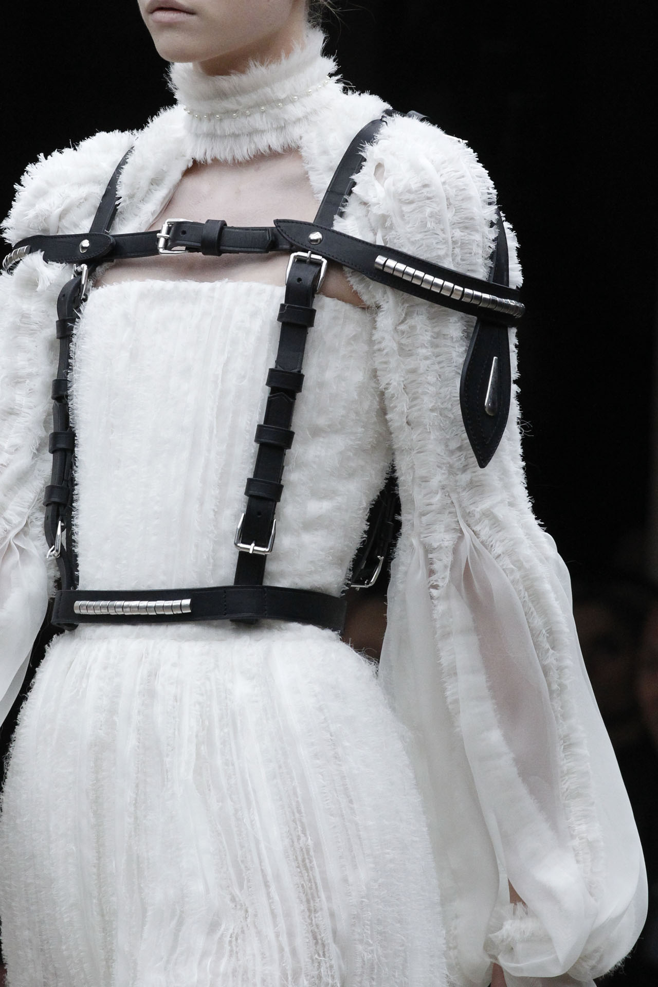 Alexander McQueen 2011ﶬϸڸͼƬ