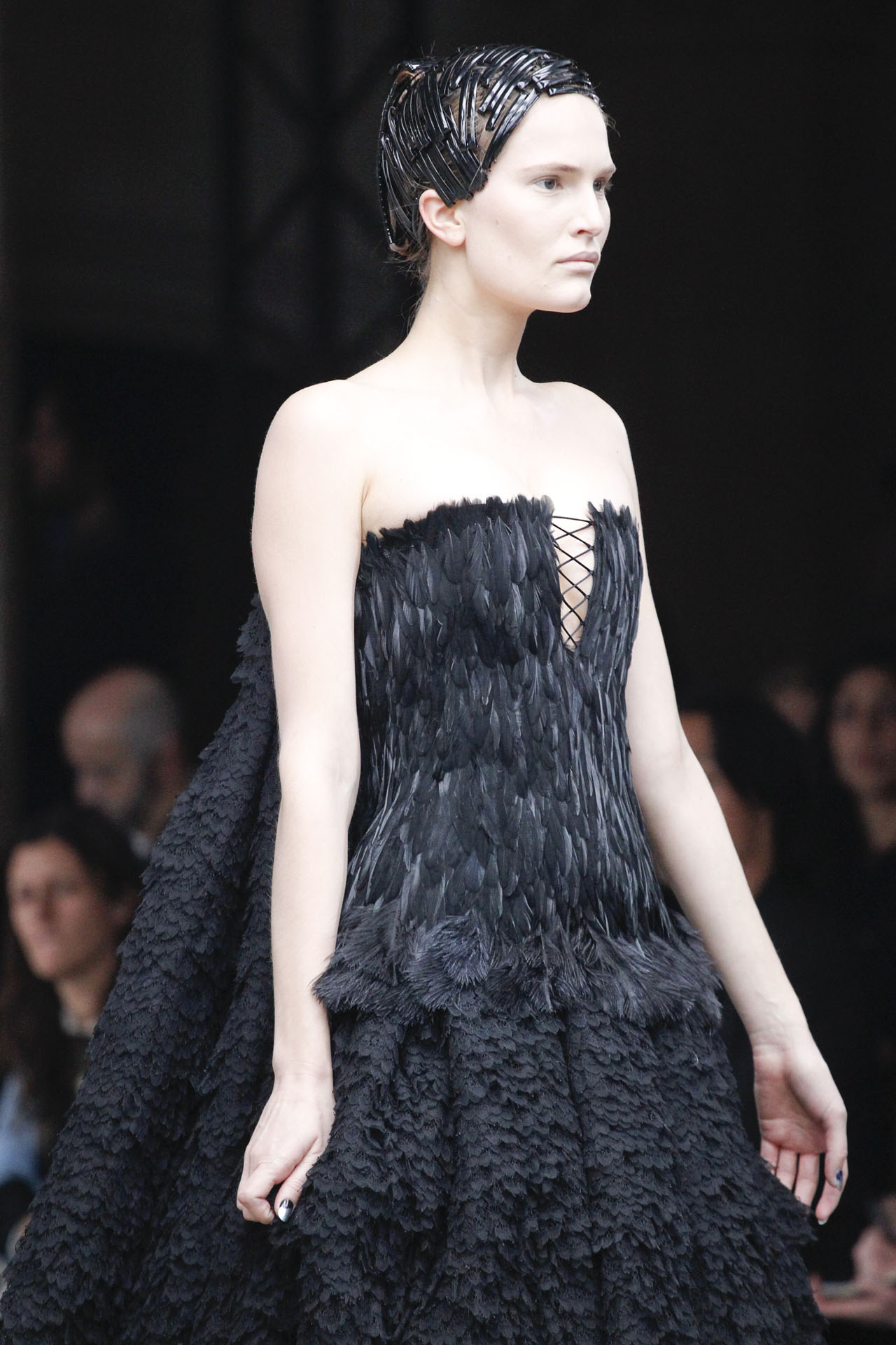 Alexander McQueen 2011ﶬϸڸͼƬ