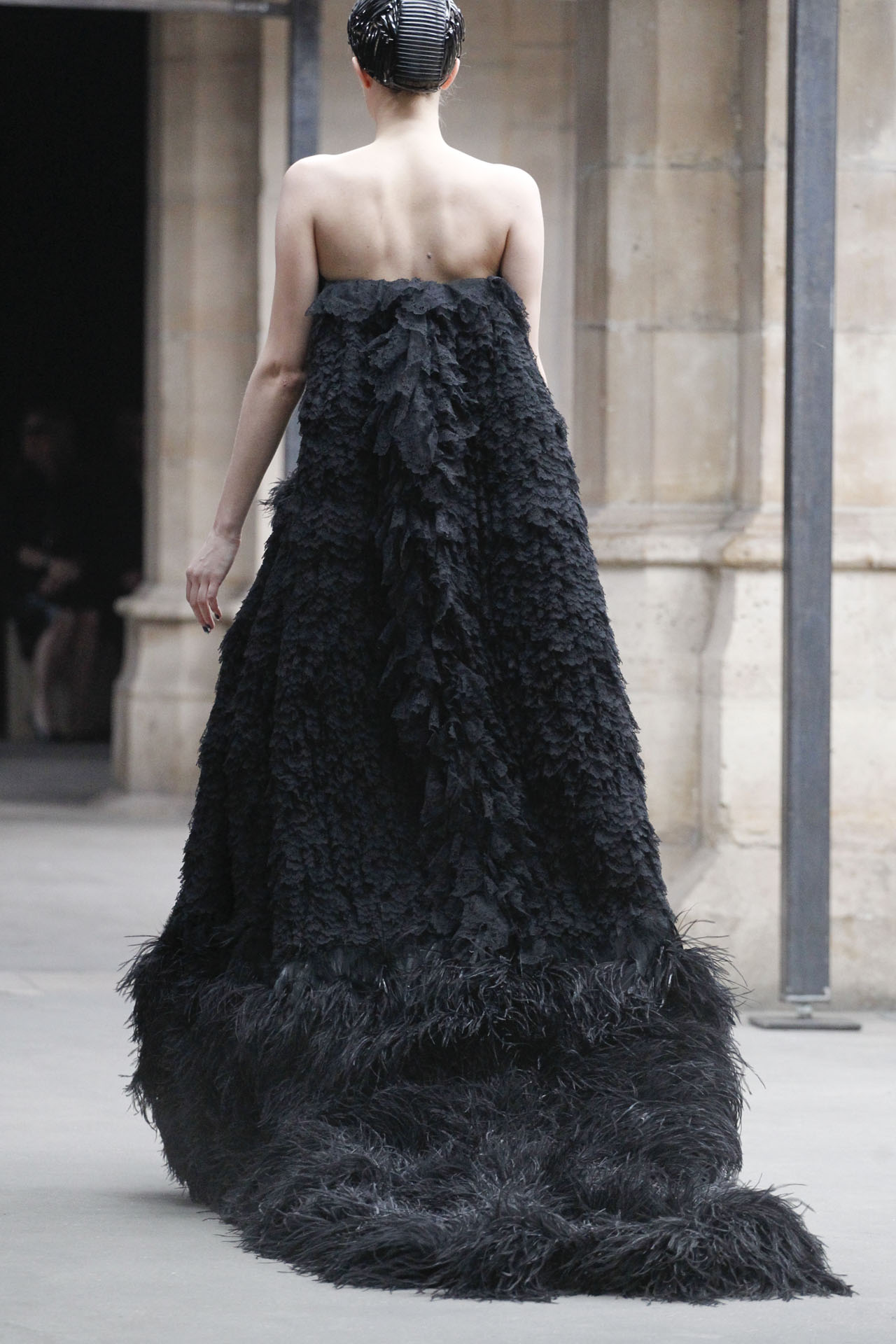 Alexander McQueen 2011ﶬϸڸͼƬ