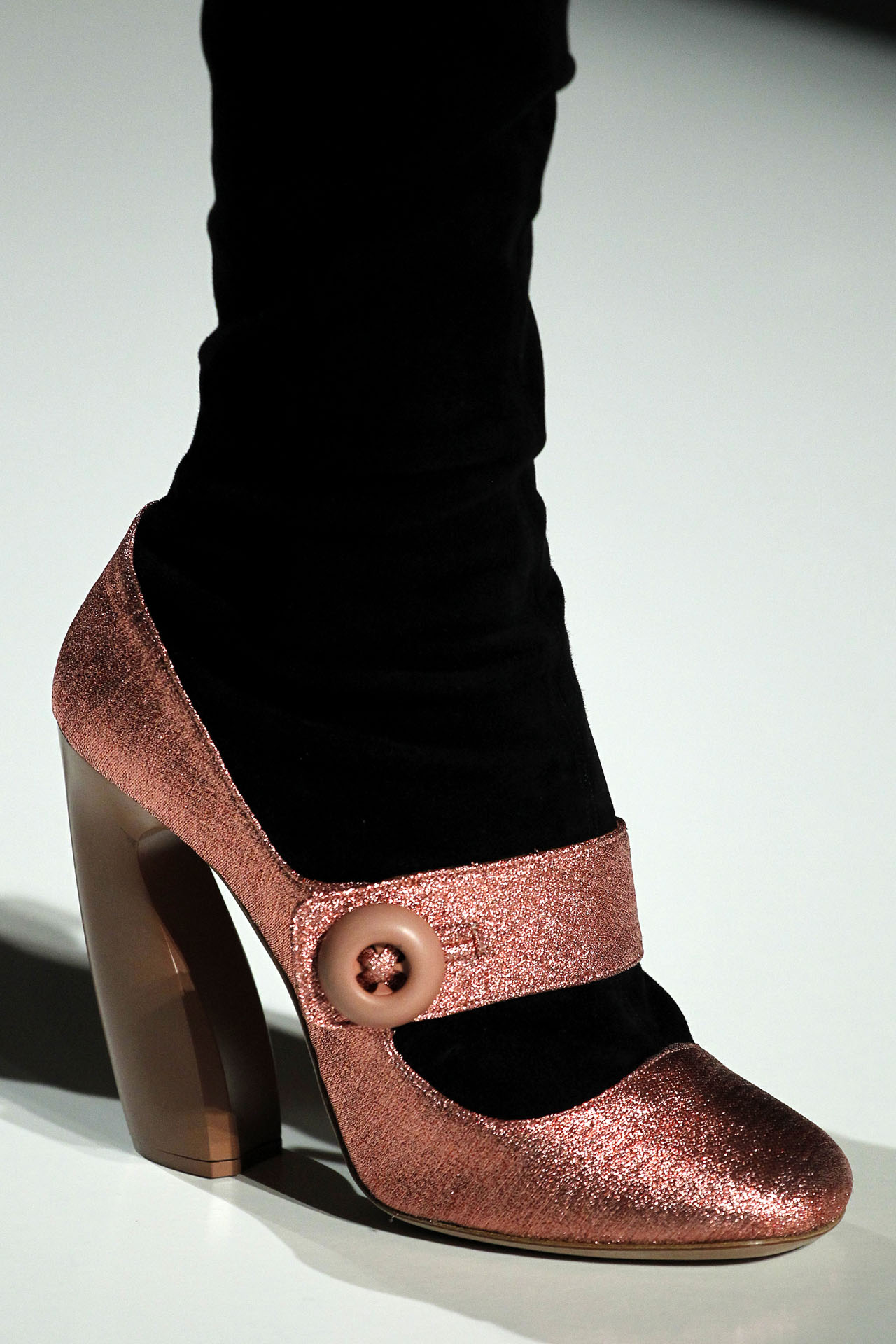 Prada 2011ﶬϸڸͼƬ