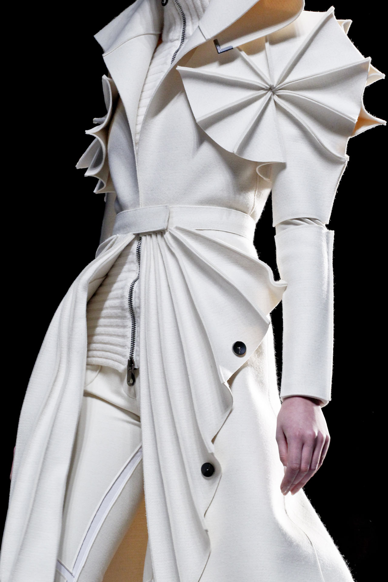 Viktor & Rolf 2011ﶬϸڸͼƬ