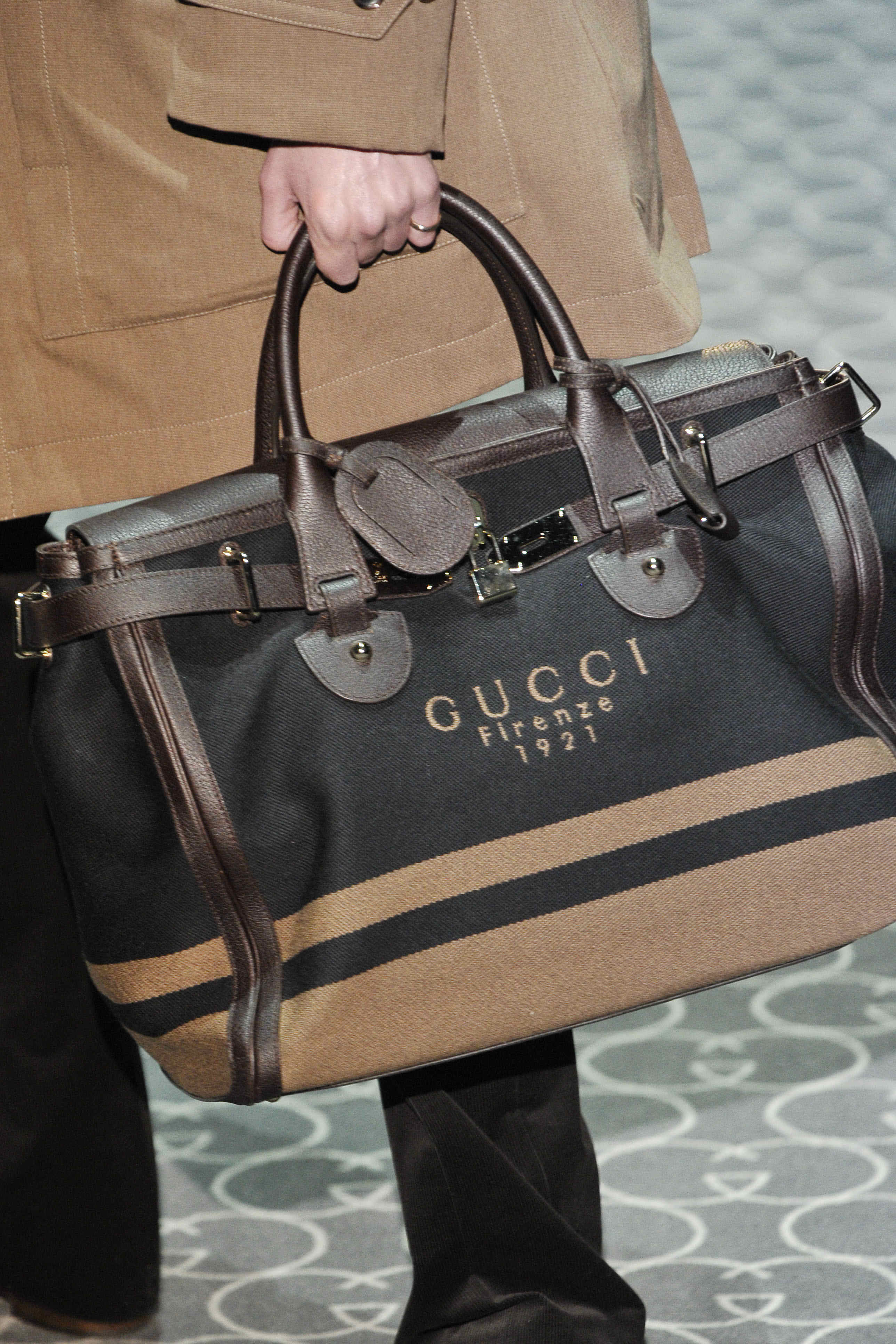 Gucci 2011ﶬװθͼƬ