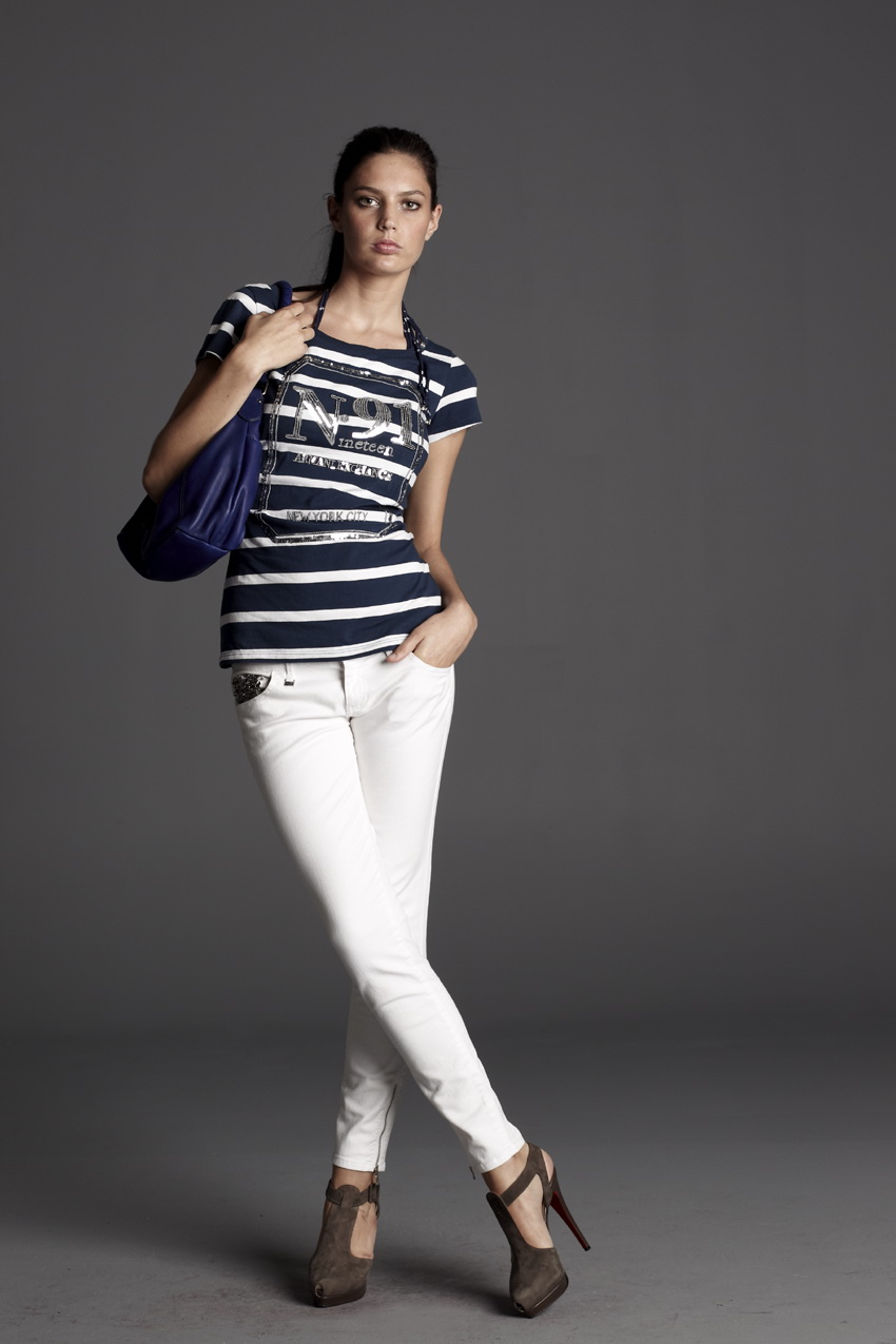 ARMANI EXCHANGE 2011ŮװƷTRAVELISTAͼƬ