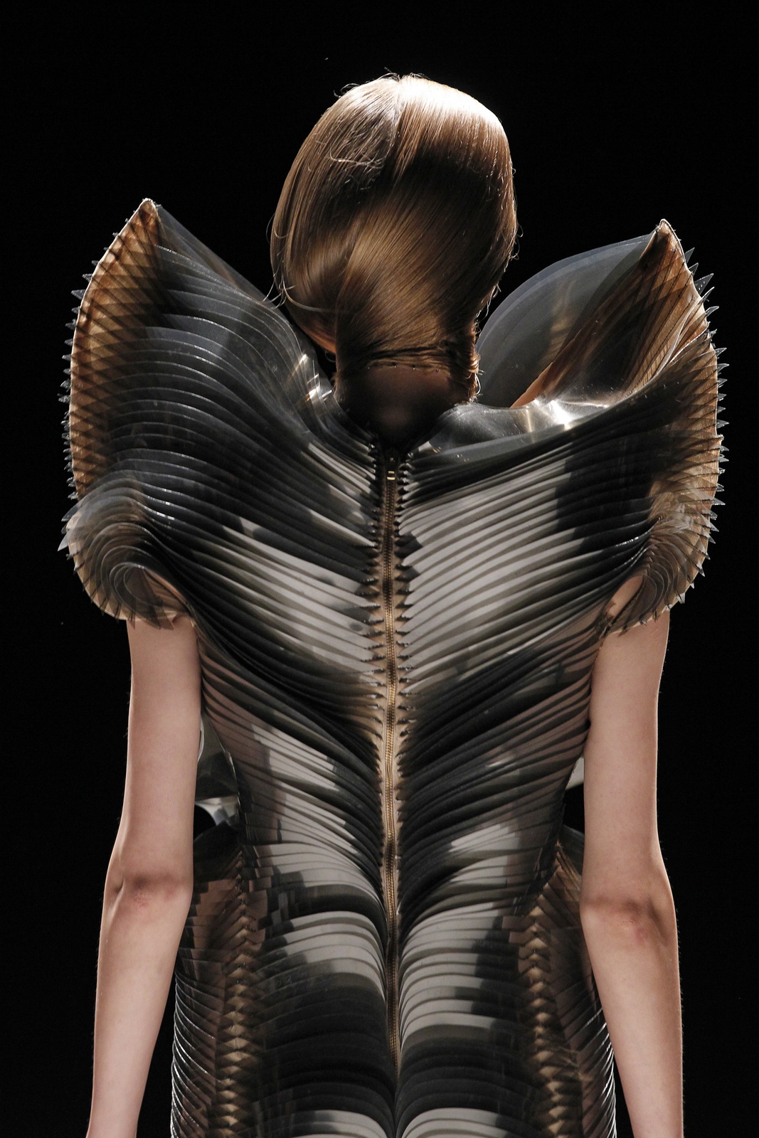 Iris van Herpen presented by Mercedes-Benz and ELLE 2012㳡ͼƬ