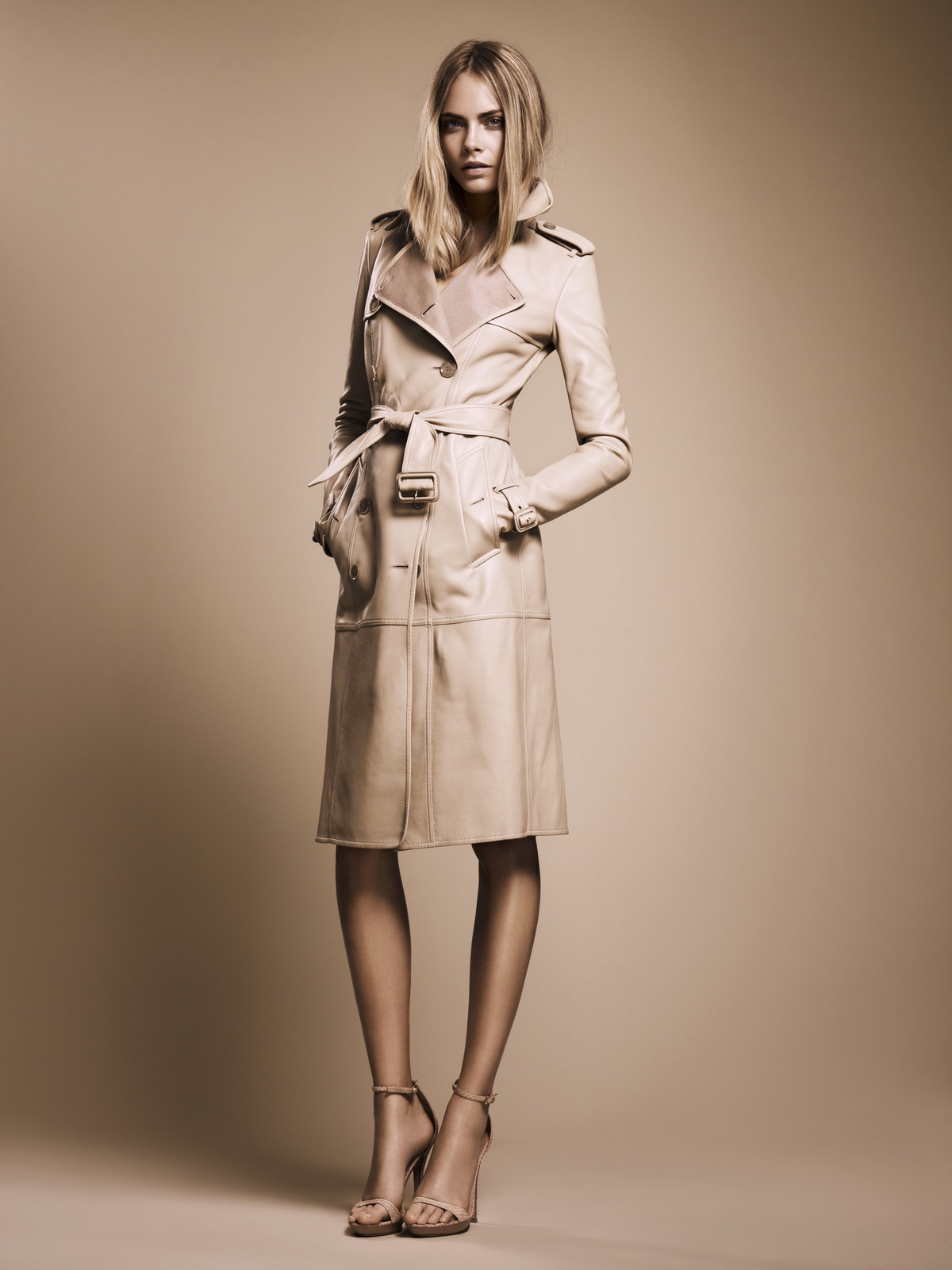 Burberry 2011秋冬裸色系列look