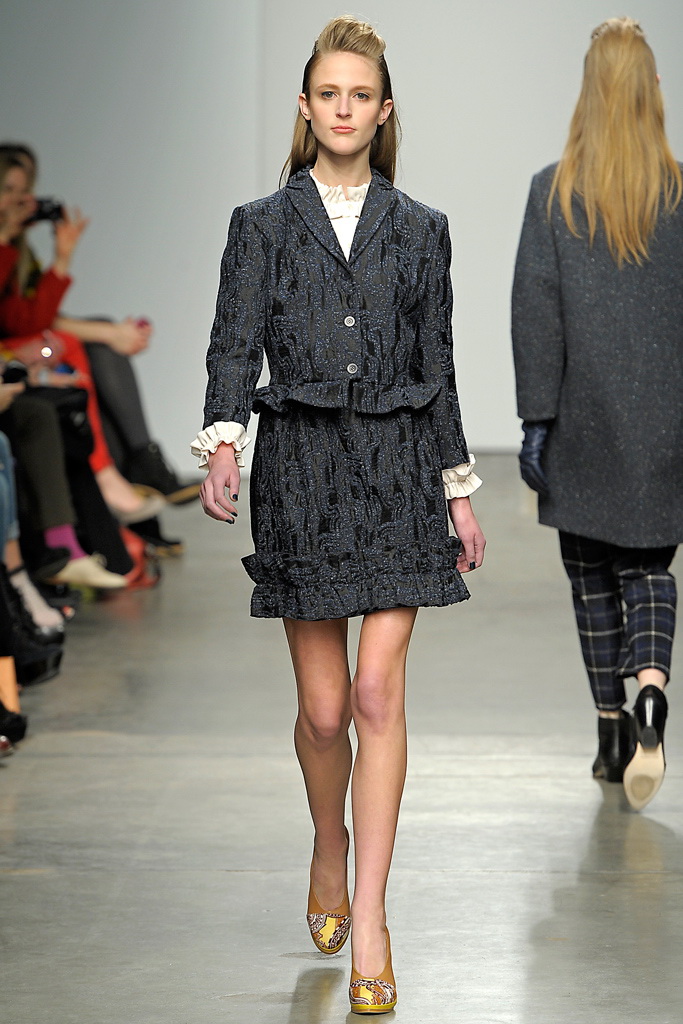 Karen Walker 2012ﶬ¸ͼƬ