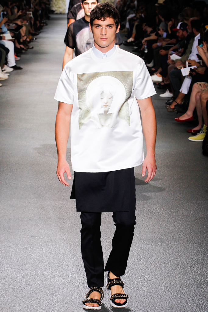 Givenchy 2012ﶬ߼㳡ͼͼƬ