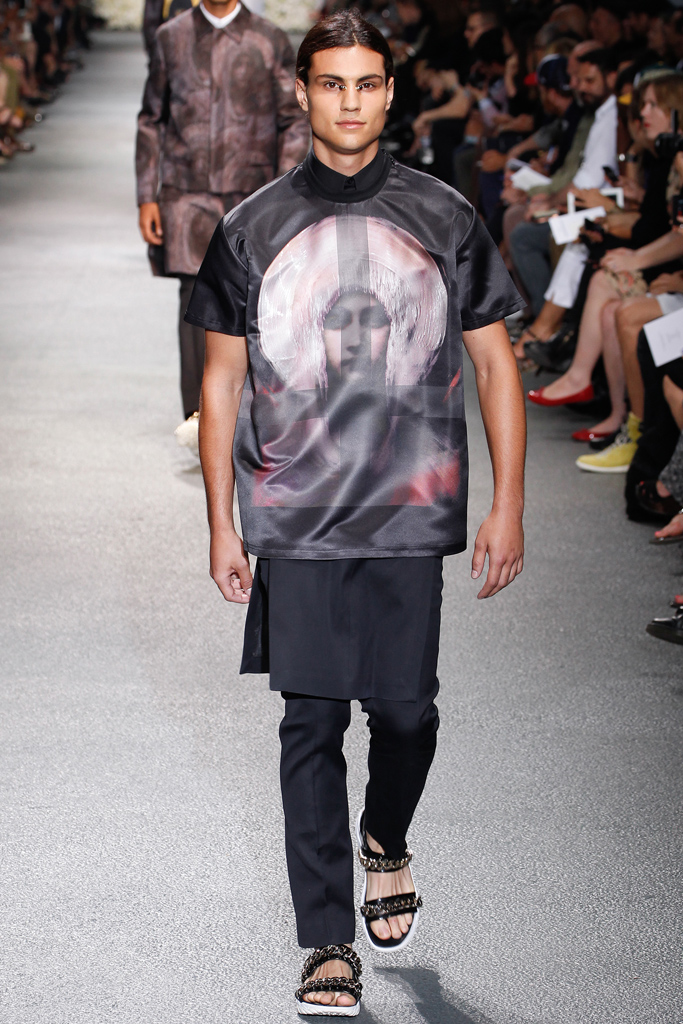 Givenchy 2012ﶬ߼㳡ͼͼƬ