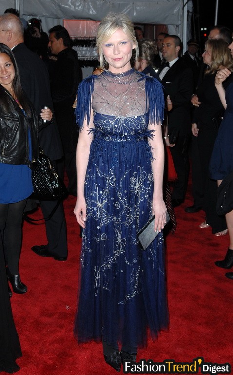 Kirsten Dunst in Chanel Couture 