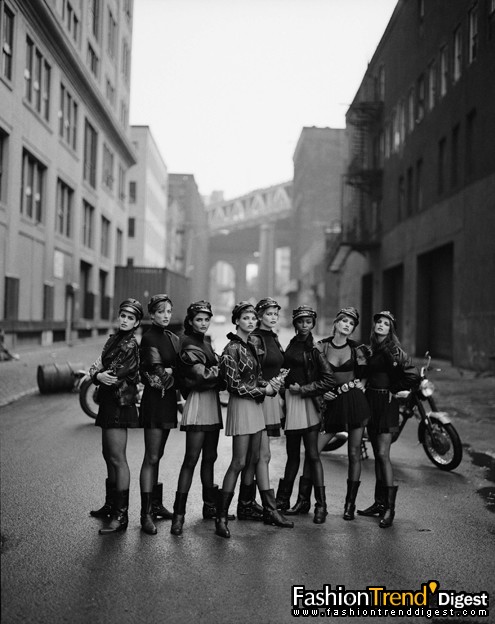 Supermodels wearing Gianni Versace, autumn/winter 1991-92. Photo by Peter Lindbergh, Vogue, September 1991<br>
 