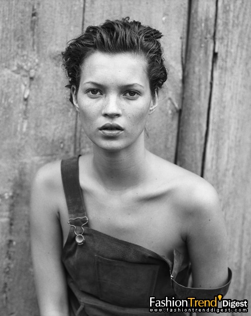 Kate Moss in Anna Molinari Blumarine, 1994. Photo by Peter Lindbergh, Harper's Bazaar, 1994<br>
 