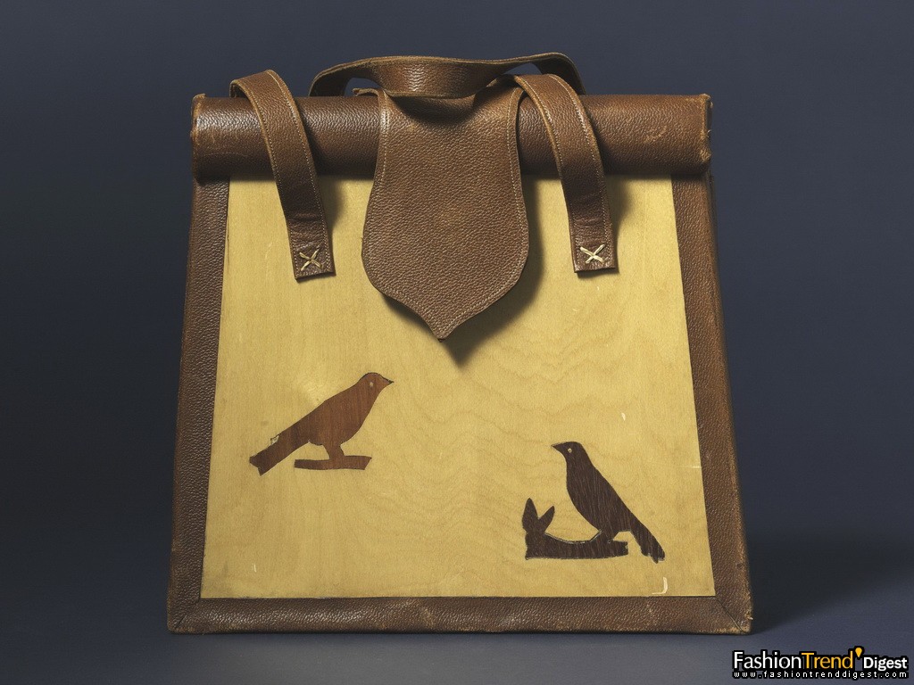 Sac à main en marqueterie de bois et cuir, vers 1943 