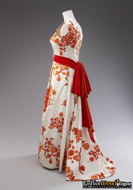 Evening dress worn during the State Visit to Singapore, 1972 