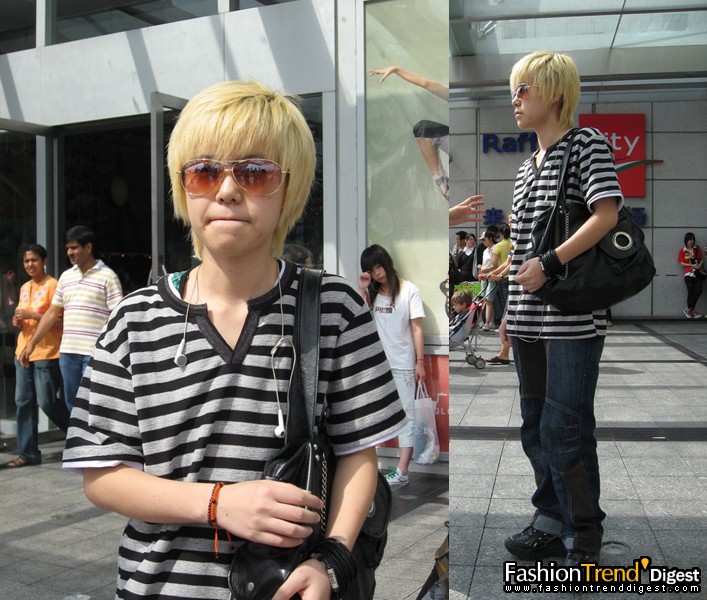 black strip Tee, yellow hair<br>
<br>
I am a designer and 25 years old. My style today is a little bit Japanese. My inspiration are from Cartoon and Cosplay.<br>
I think the fashion trend in Shanghai this year is influenced by Japan and Korea.<br>
 