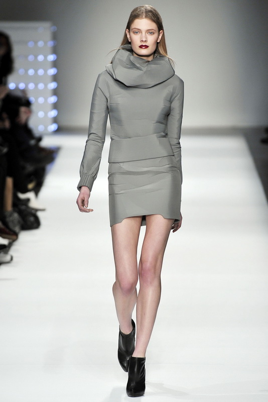 Hussein Chalayan 09秋冬