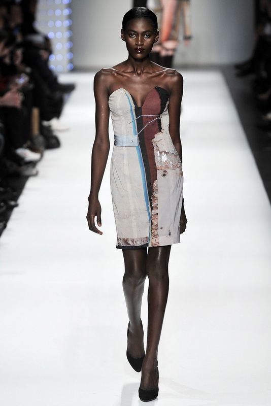 Hussein Chalayan 09ﶬͼƬ