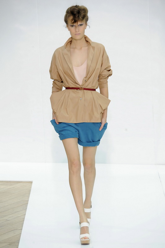 Nicole Farhi 10ĸͼƬ