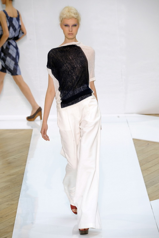 Nicole Farhi 10ĸͼƬ